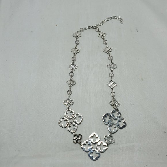 Bijou Clover Link Silver Necklace - Picture 4 of 9